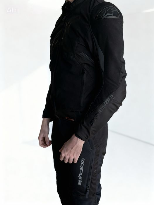 Vând echipament moto Alpinestars – stare foarte bună