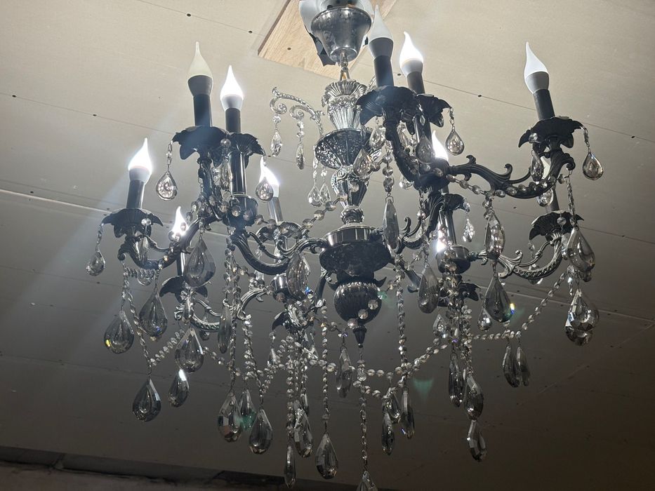 Продаются люстры