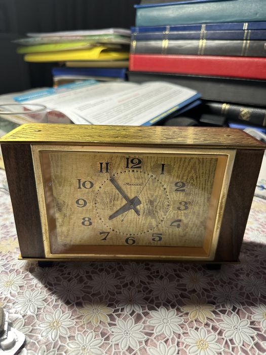 Настольные часы Молния