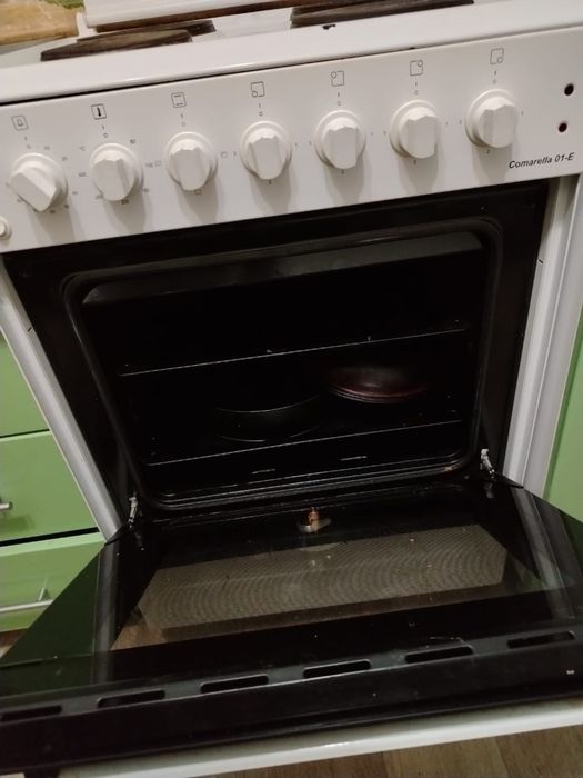 Продам электрическую плиту Artel