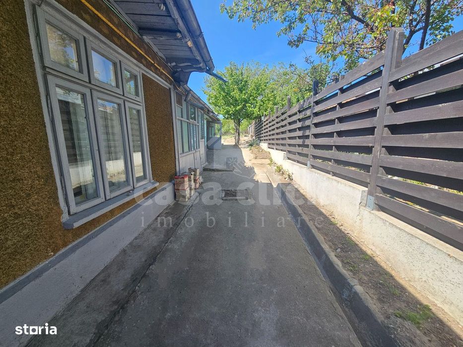 Teren 458 mp cu casă de 164 mp, Str. Războieni-Basarabiei