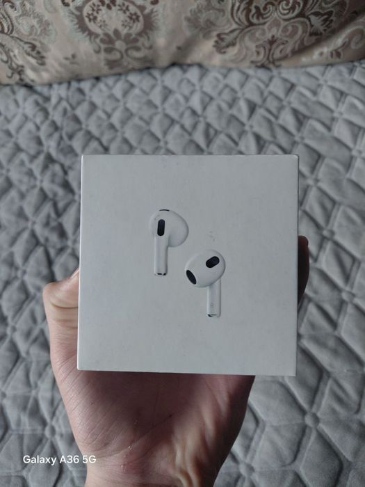 продам оригинальные air pods есть чек
