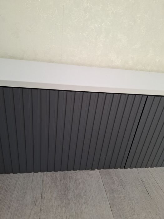 Тумба под телевизор продаётся 30000