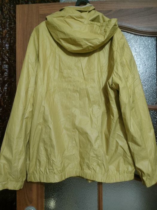 Ветровки женские