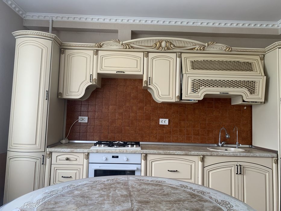 Продается кухонный гарнитур