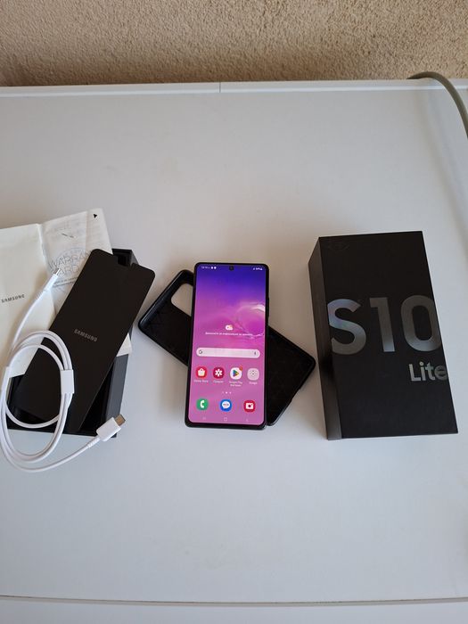 Самсунг Галакси S10 като нов пълен комплект.