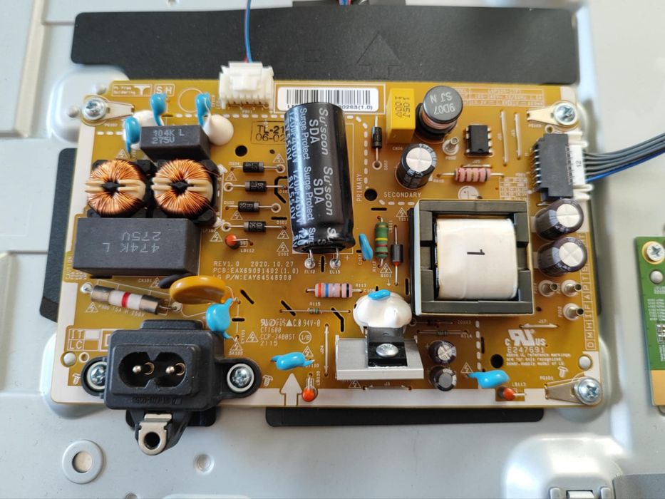 LED Smart LG TV на части 32LM6