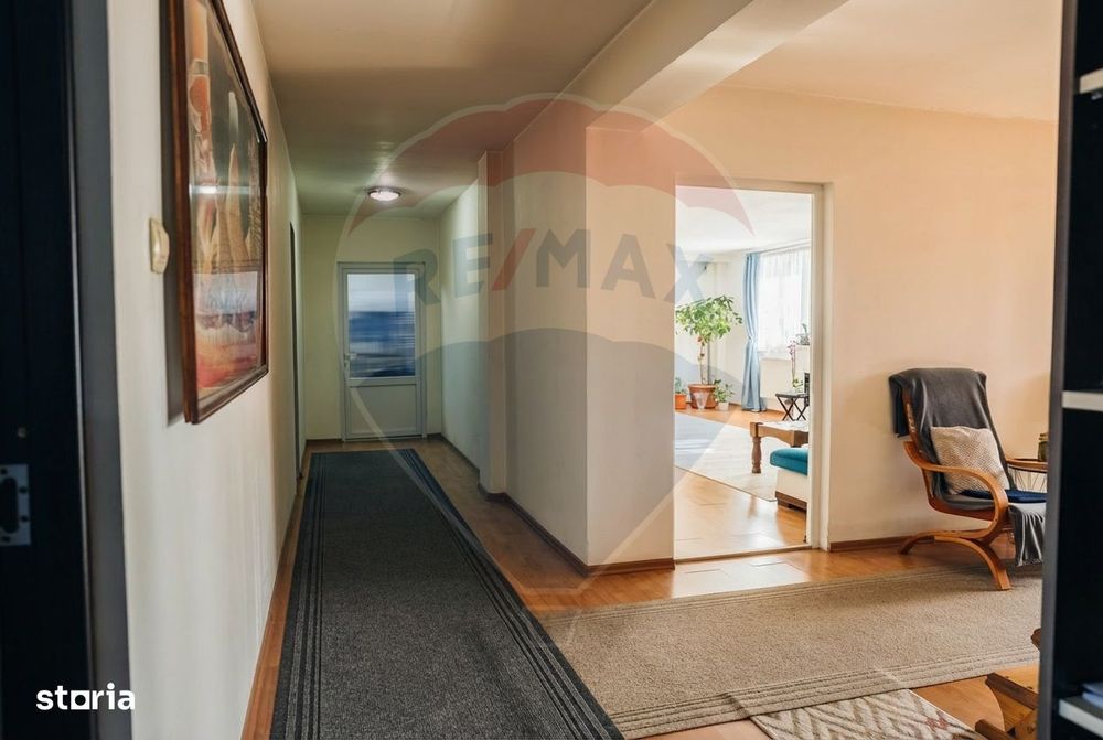 Proprietate rară – 1000 mp teren + 2 cladiri versatile