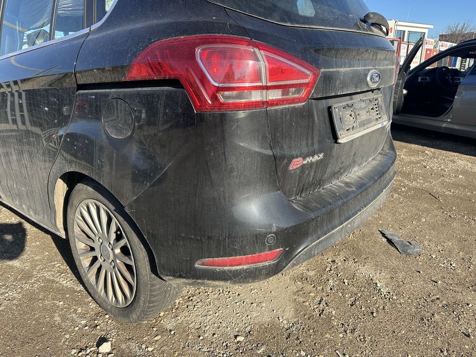 Задна броня комплект за Форд B max!!!