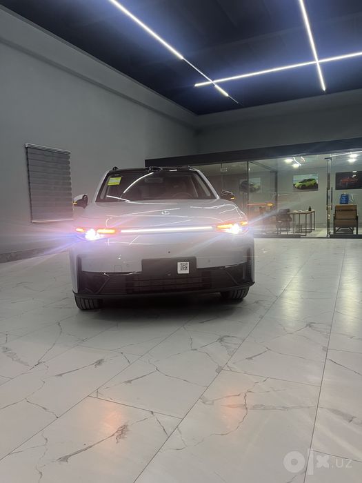 Leapmotor C16 гибрид 280км фулл рестайлинг 2026 в наличие aвтосалоне