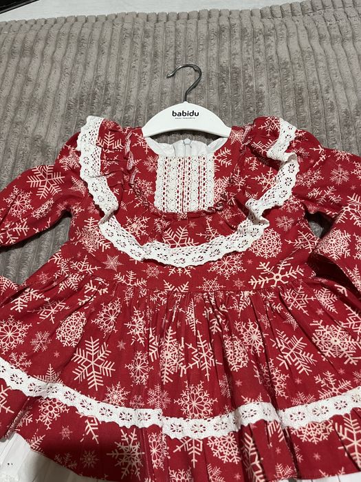 Красивое пышное хловковое платье