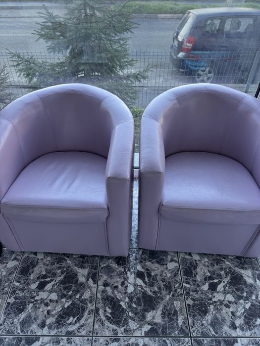 Vând 2 fotolii mov