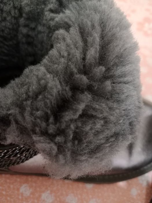 Продам Уги женские