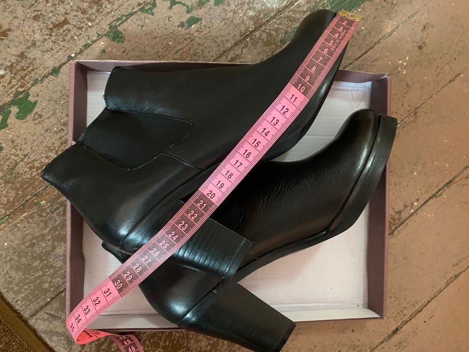 Боти от естествена кожа