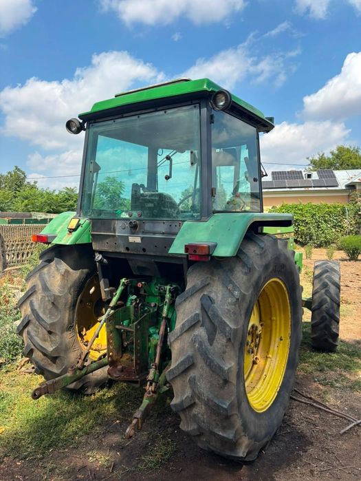 john deere 3040.
