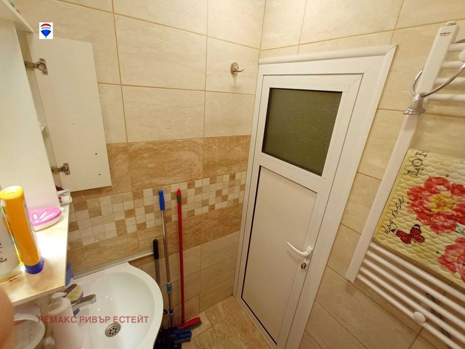 Продава се Тристаен апартамент в Русе, Дружба 2 - 72 кв.м за 1180 €/кв.м - Снимка #11