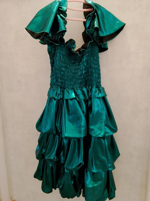 Продам платья для девочек