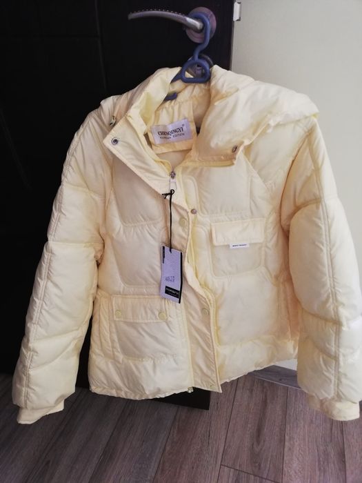 Дамско жълто олекотено яке