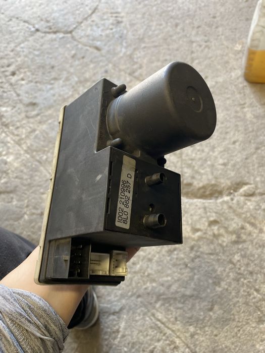 Помпа централно ауди а3,с3 а4 б5 перфектна