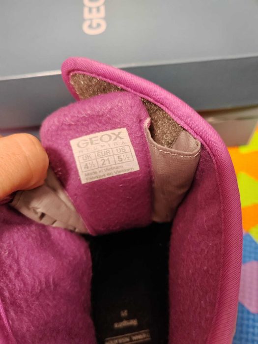 Ghete Geox din material impermeabil