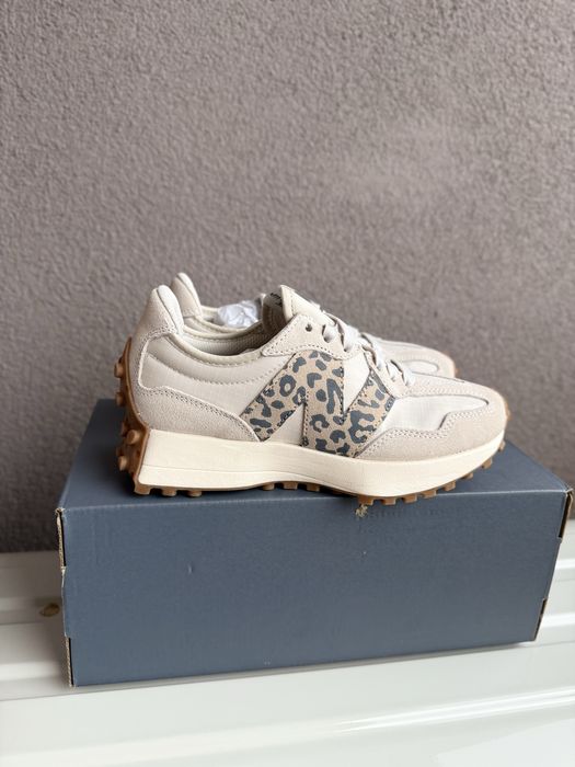 New Balance 327 leopard print logo