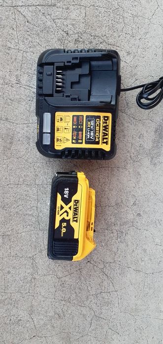 Incarcator și baterie dewalt. 5.AH.18 v.