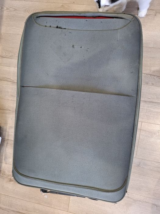 Продам чемодан 70×45×20см