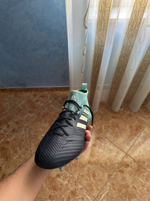 Ghete de fotbal Adidas profesioniste cu crampoane de fier