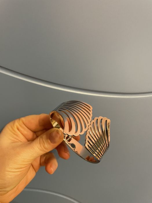 Нова сребърна гривна