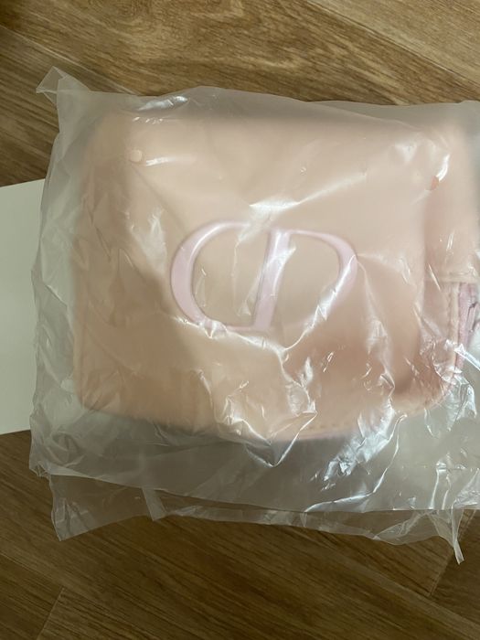 Продам косметичку от Dior