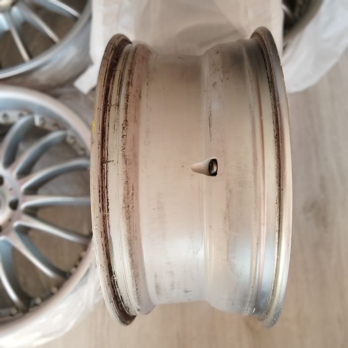 Алуминиеви джанти 19 цола осем и половина инча широки подходящи за Toyota Mazda Honda джип Cherokee и други пет по 100 и 14.3 междуболтово пространств