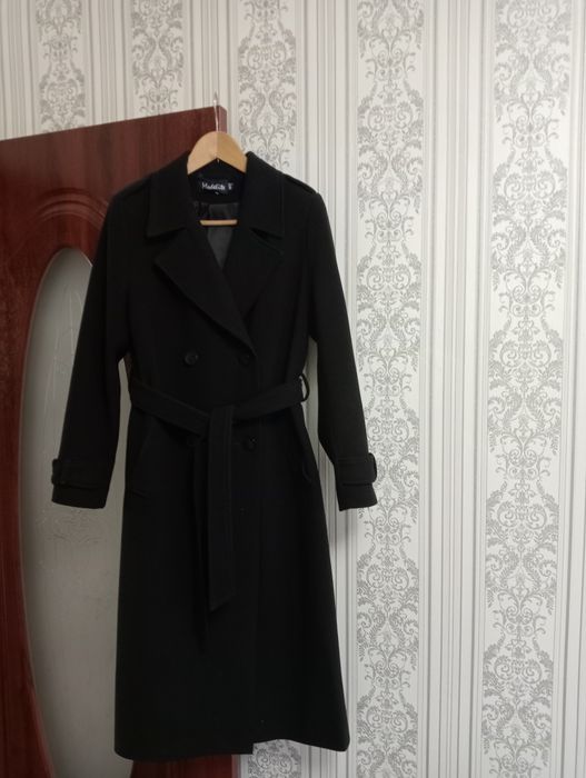 Продам польто осенние  женская