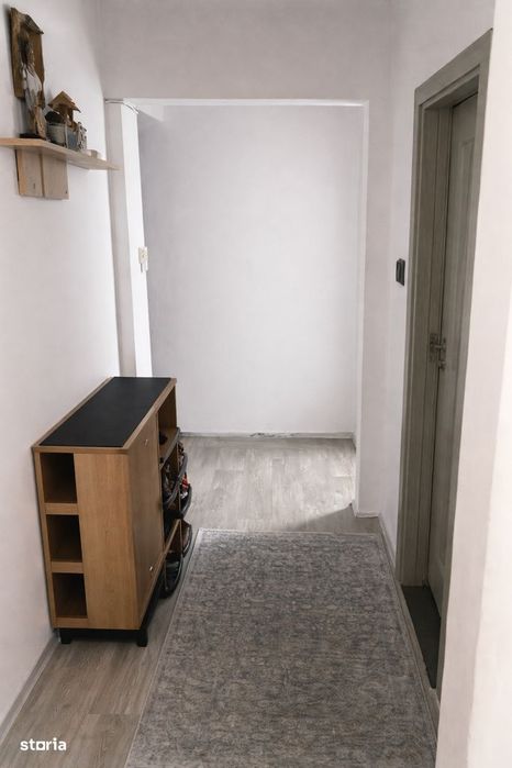 Apartament de 3 camere, etaj intermediar, zona Tatarasi