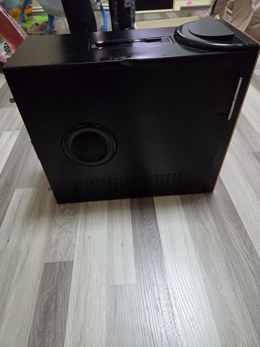 Настолен Компютър със монитор hp