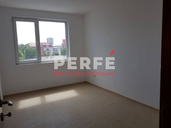 Продава се Тристаен апартамент в к.к. Слънчев бряг - 82 кв.м за 915 €/кв.м - Снимка #2