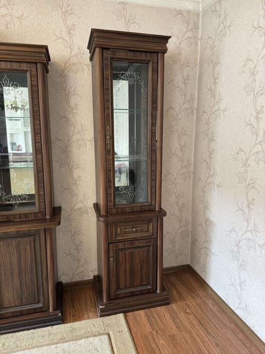 Сервант в хорошем состоянии