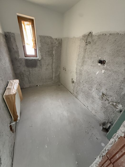 Ofer spre vanzare Apartament  2 Camere Bloc Nou Etaj 3 Str.Poligonului