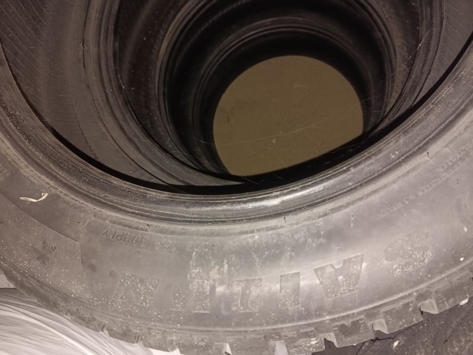 Продам зимние шины 205/55/16