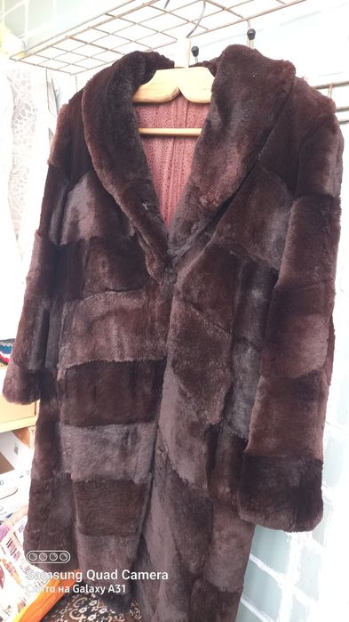 Шуба  женская   .