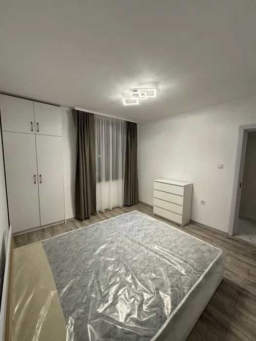 Просторен четиристаен апартамент в района на Възраждане 1 !