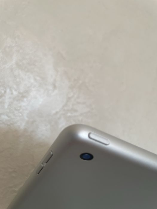 iPad gen8, 32Gb.
