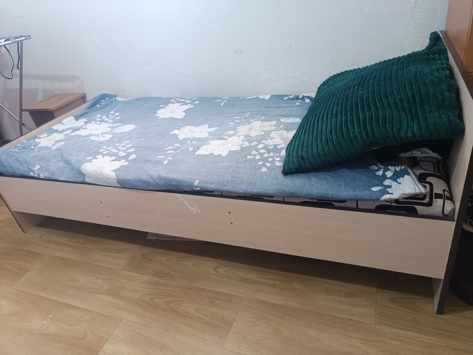 Кровать односпальная