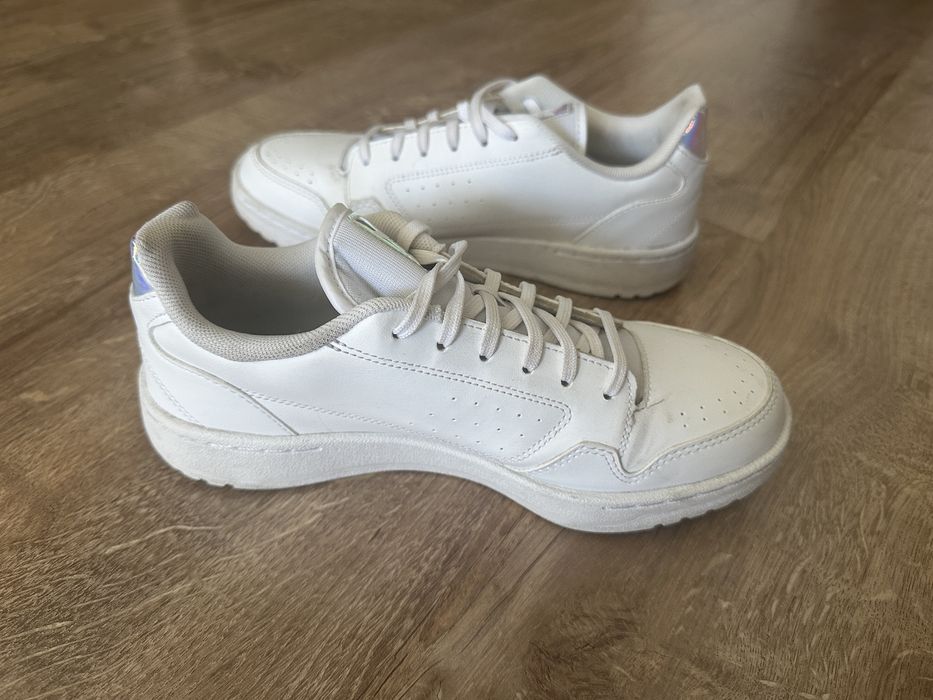 Sneakersi dama Adidas marimea 38