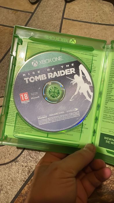 Xbox One – 500 GB | 2 Controllere Albe Originale (Rare) | Joc inclus