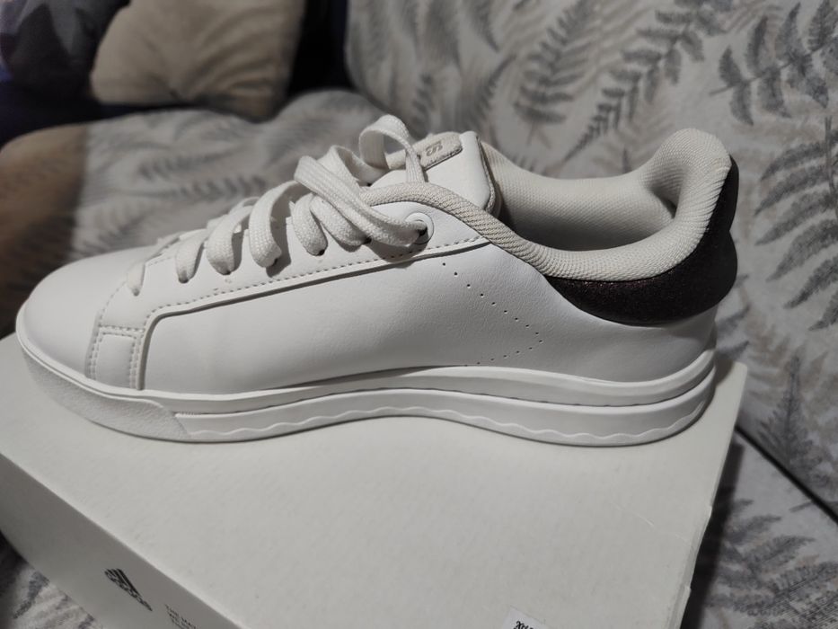 Нови дамски ADIDAS сникърси