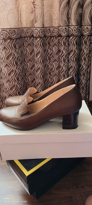 Кожаные женские туфли