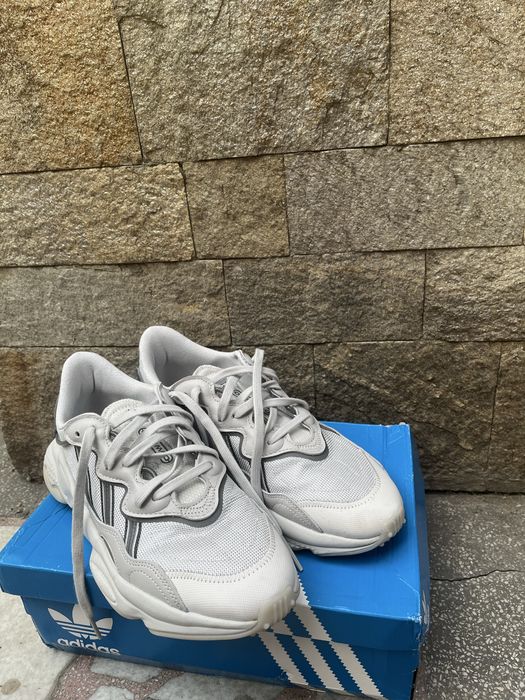 Adidas Ozweego.