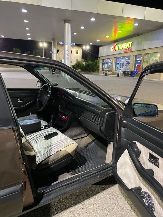 Срочно  продам ауди 100