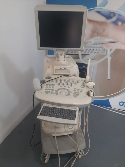 Продается узи аппарат срочно Sonoace x8