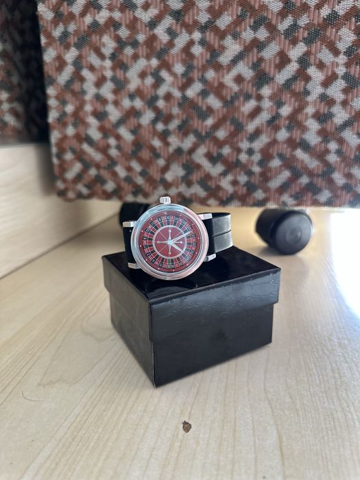 Продаю часы в хорошем состоянии